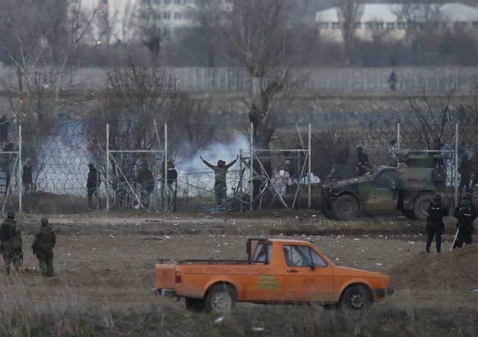 Řecko rozšiřuje ochranu proti migrantům