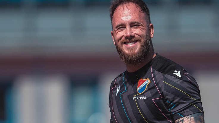 Brankář Baníku Dominik Holec.