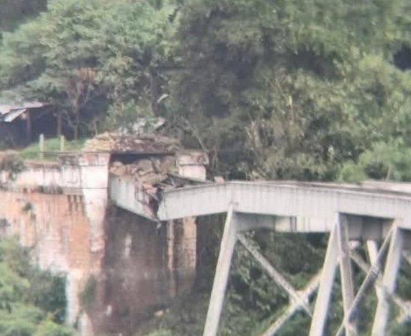 Goteik_viaduct_2,_Shan_State,_Myanmar