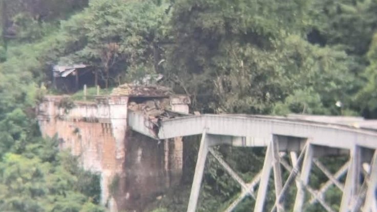 Goteik_viaduct_2,_Shan_State,_Myanmar