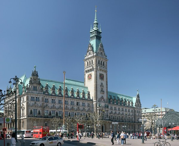 HH_Rathaus_pano1