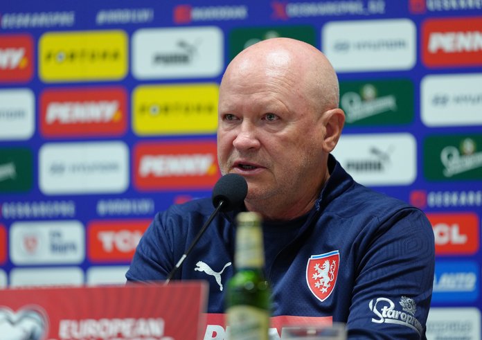 Ivan Hašek před utkáním s Černou Horou.