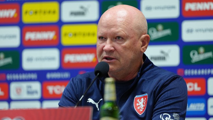 Ivan Hašek před utkáním s Černou Horou.