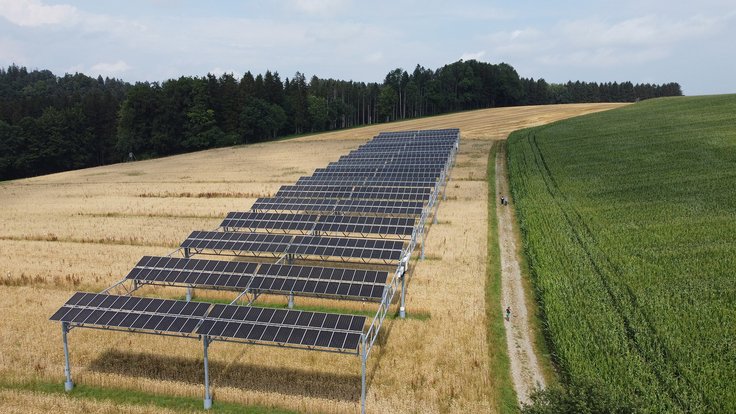 Solární panely na zemědělské půdě