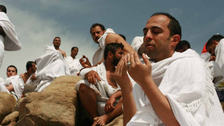 Holding_vigil_-_Flickr_-_Al_Jazeera_English
