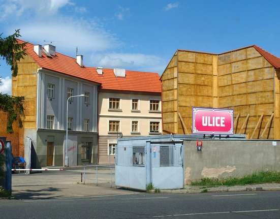 Hostivař_-_kulisy_Ulice
