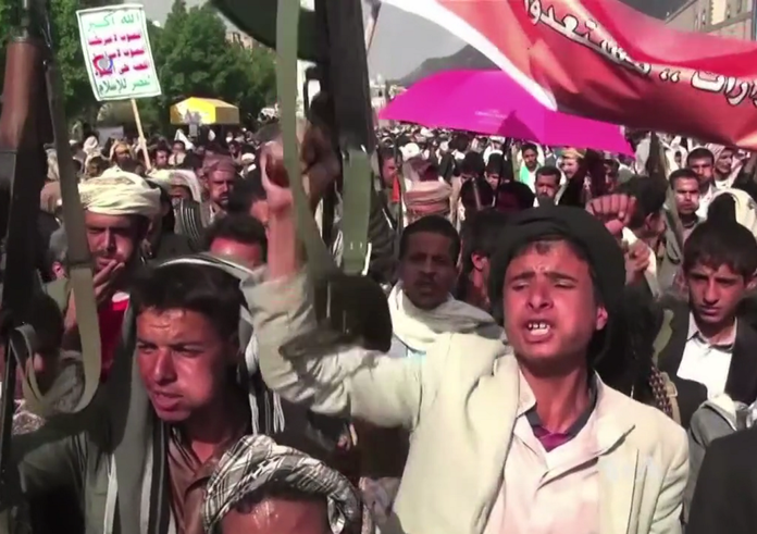 Houthis_protest_against_airstrikes_1