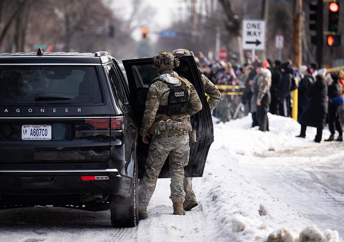 ICE_Agent_Shoots_Observer_Minneapolis_2026-01-07