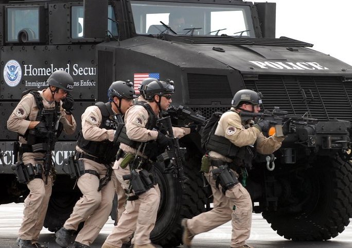 ICE_HSI_Special_Response_Team_(SRT)_training_using_armored_vehicle