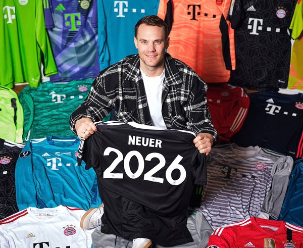 Manuel Neuer pokračuje v Bayernu