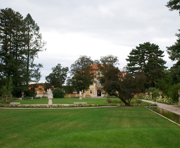 Zrevitalizovaný zámecký park