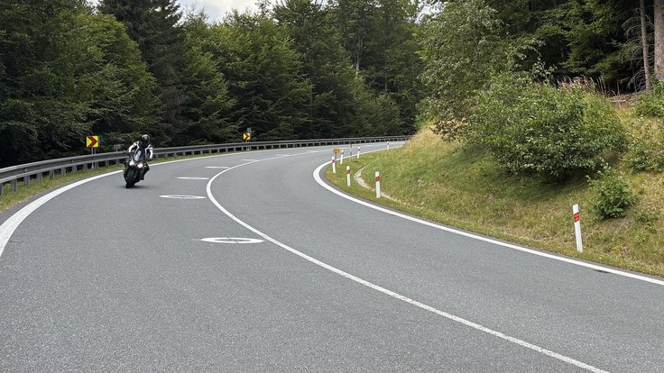 Nové vodorovné značení pro motorkáře