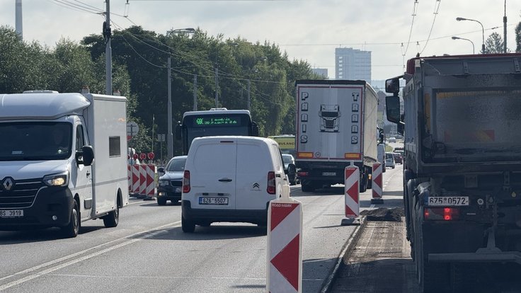 Oprava frekventované silnice I/49