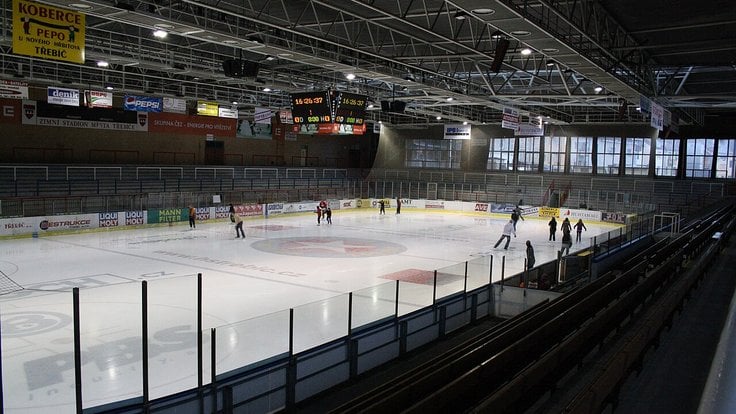 Ice_rink_in_Mann+Hummel_Arena_Třebíč,_Třebíč_District