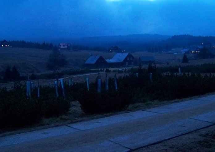 Jizerka,_Stará_celnice_a_panelová_cesta