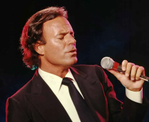 Julio-Iglesias-1983-billboard-1548