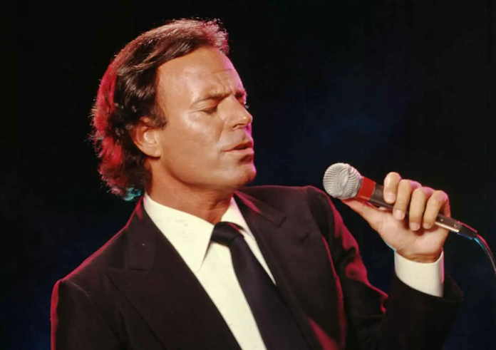 Julio-Iglesias-1983-billboard-1548