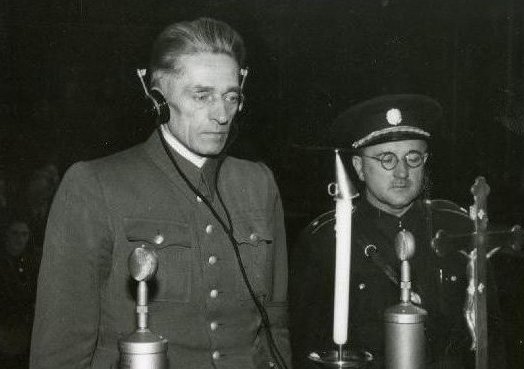 K._H._Frank_před_lidovým_soudem_v_Praze