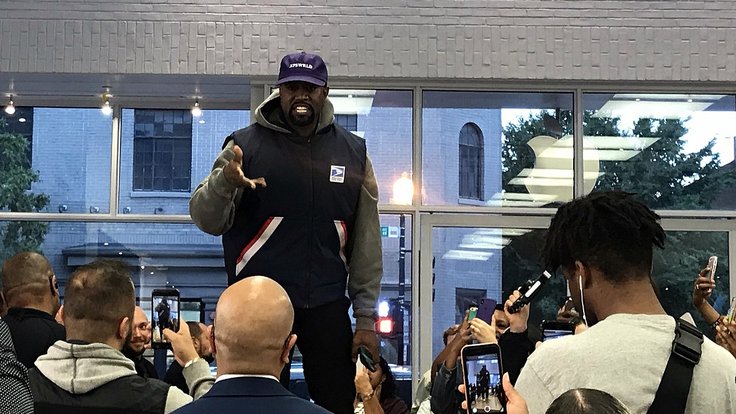 Kanye_West_makes_an_appearance_at_the_Georgetown_Apple_Store_(44831849284)