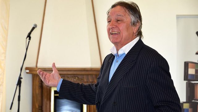 Karel_Bláha_zpívá