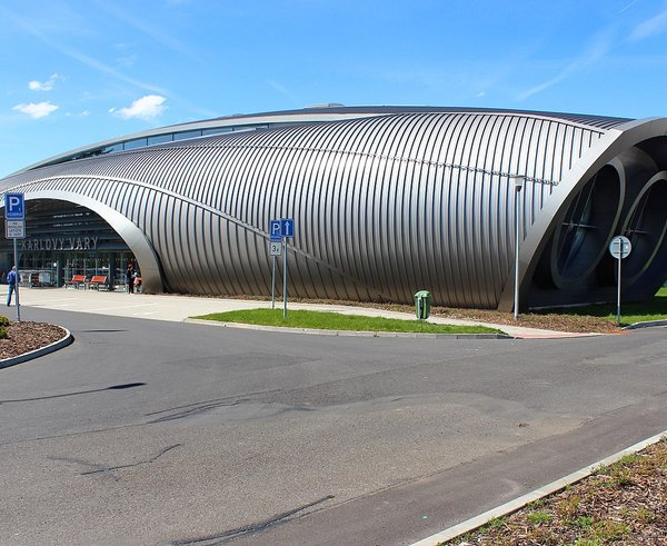 Karlovy_Vary_Airport,_terminal_2
