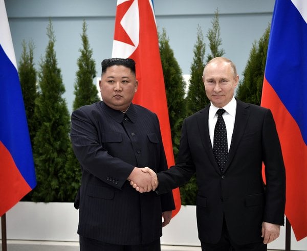 Kim_Jong-un_and_Vladimir_Putin_(2019-04-25)_01