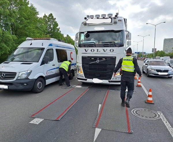 Kontroly nákladních automobilů