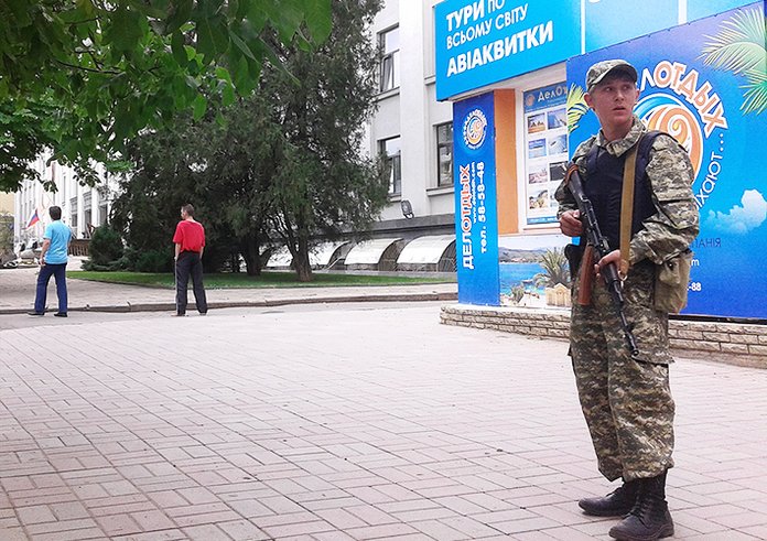LPR_fighter_in_Luhansk_2