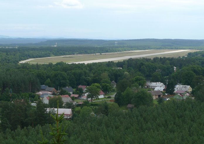 Letiste_Hradcany_s_vrchu_1