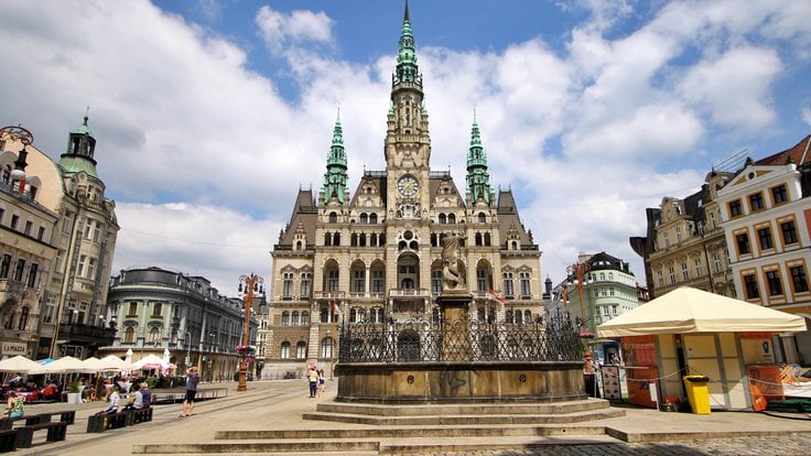 Liberec_náměstí_a_radnice_2