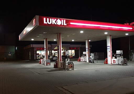 Lukoil_gas_station_in_Zabrze,_Silesian_Voivodeship,_Poland,_September_2018