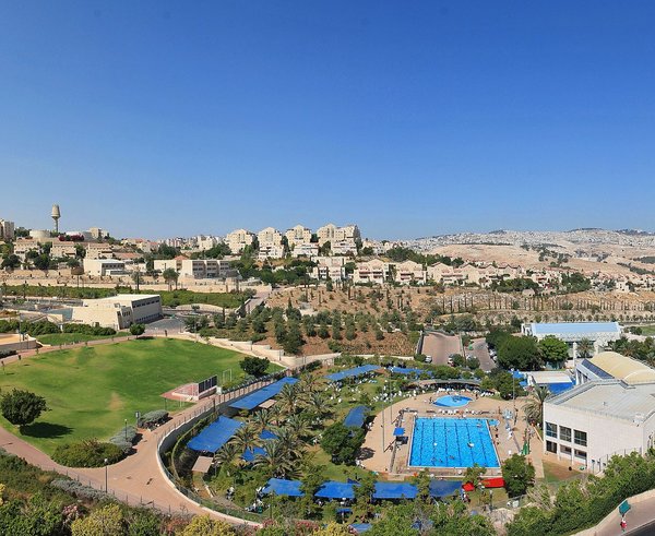 Ma'ale_adumim_01