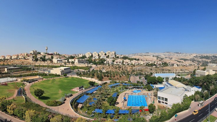 Ma'ale_adumim_01