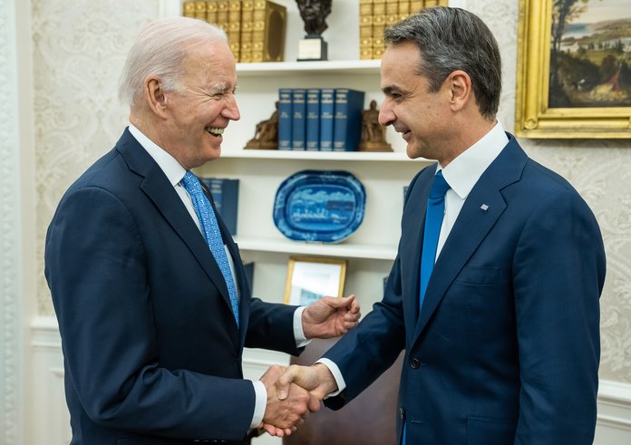 Řecký premiér Mitsotakis s Joe Bidenem