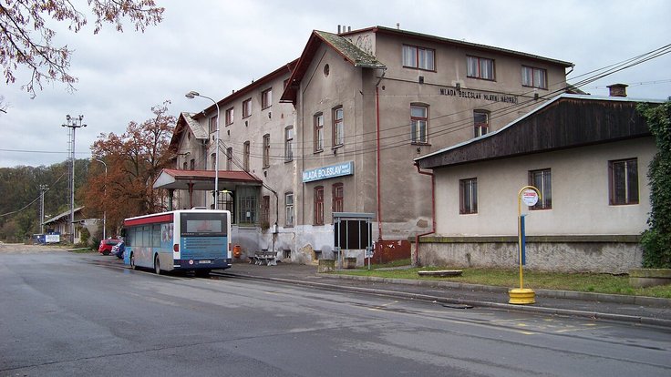 Mladá_Boleslav_hlavní_nádraží,_autobusové_zastávky_(01)