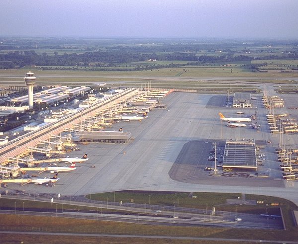 Munich_(-_Franz_Josef_Strauss)_(MUC_-_EDDM)_AN0174880