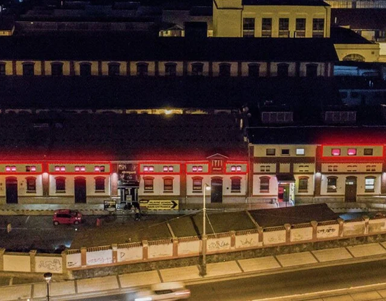 Nevestinec-ShowPark-odmita-opustit-budovu-v-prazskych-Holesovicich-Nastehovat-by-se-do-ni-mela-policie~30d26e9713395053ace8