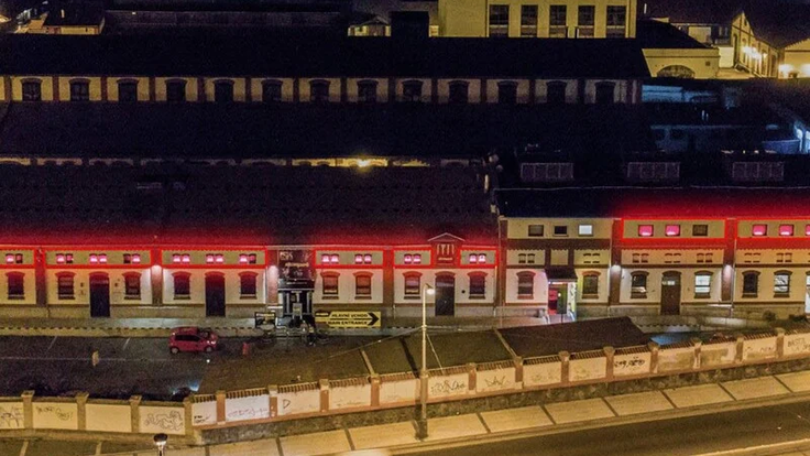 Nevestinec-ShowPark-odmita-opustit-budovu-v-prazskych-Holesovicich-Nastehovat-by-se-do-ni-mela-policie~30d26e9713395053ace8