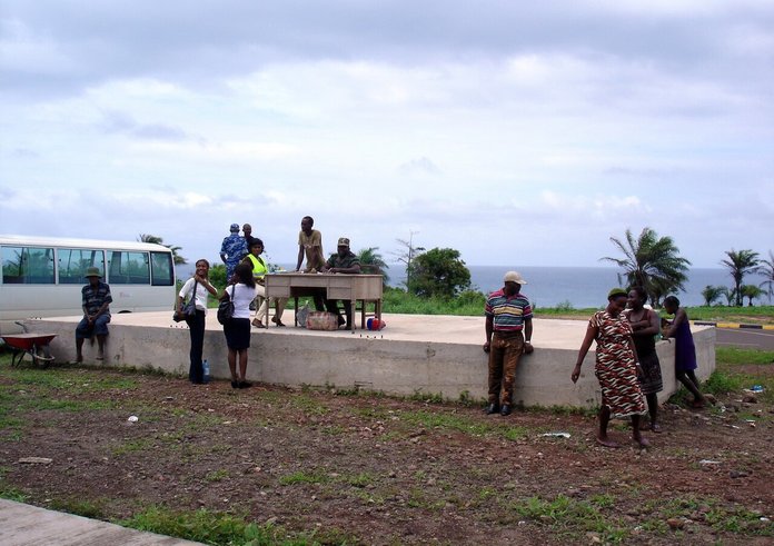Old_terminal_building_at_Annobon_Airport