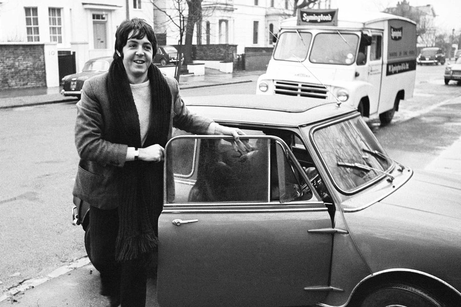 P90362122-paul-mccartney-the-beatles-with-his-mini-1967-08-19-photo-by-wilson-mirrorpix-mirrorpix-via-getty-im-1800px.jpg