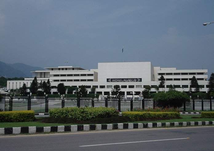 Pakistani_Parliament_House,_Islamabad1