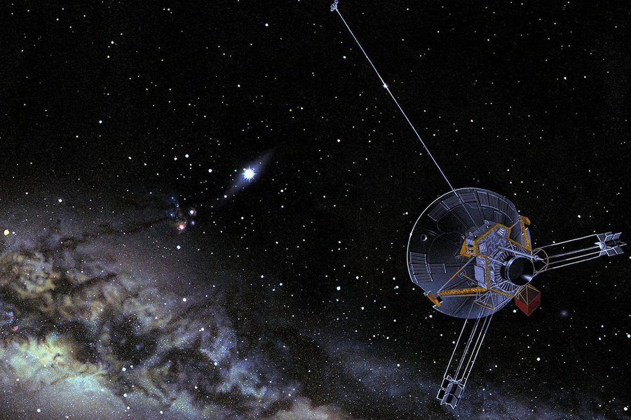 Meziplanetární sonda Pioneer 11.