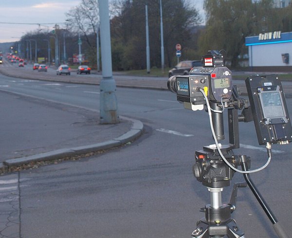 Plzeňská,_radar_s_ulicí