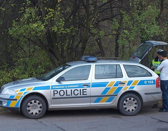Plzeňská,_vůz_Policie_ČR