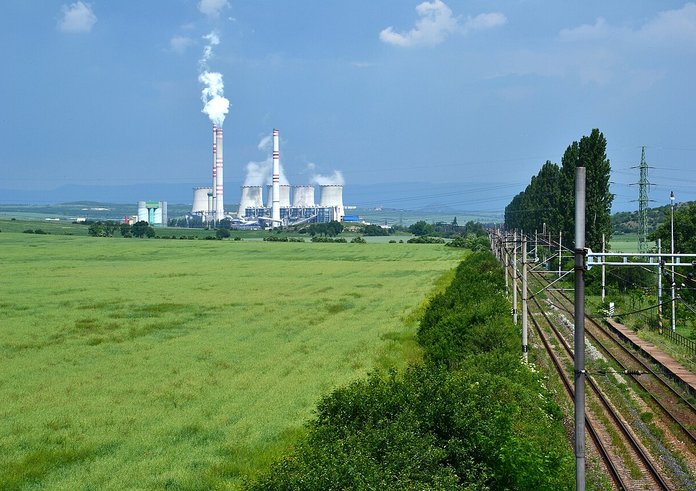 Počerady_power_plant_from_Výškov