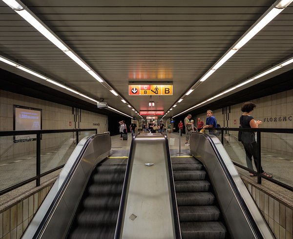 Prague_07-2016_Metro_img1_LineC_Florenc