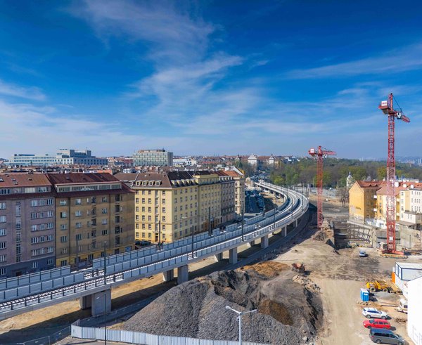 Trať mezi Praha Bubny a Výstavištěm