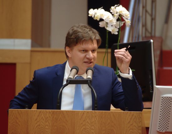 Praha,_Magistrát,_Tomáš_Hudeček,_projev