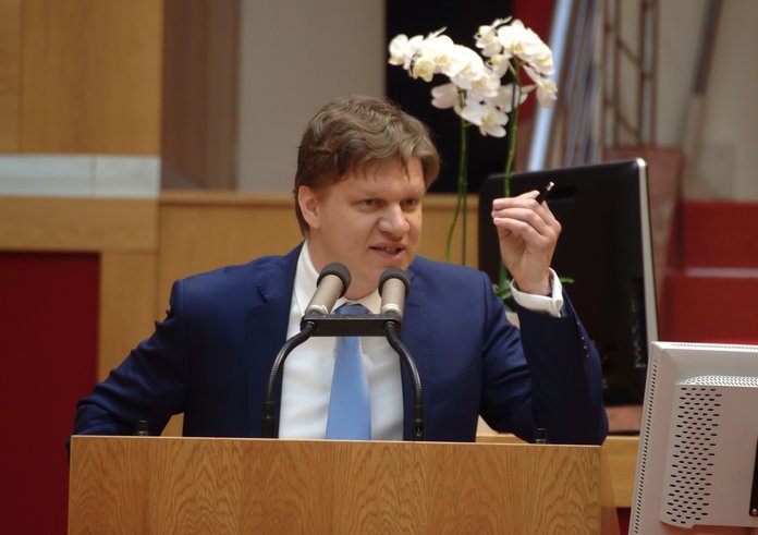 Praha,_Magistrát,_Tomáš_Hudeček,_projev