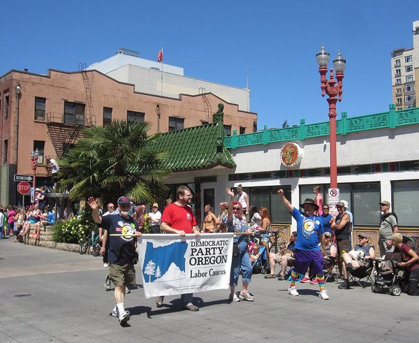 Pride_parade,_Portland,_Oregon_(2015)_-_058
